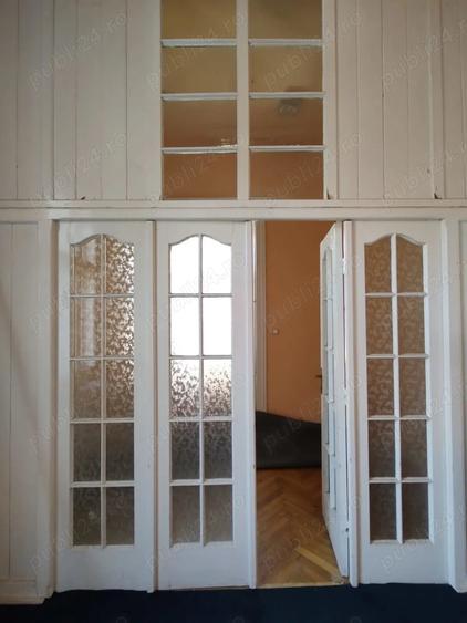 Casă cu 6 camere cu Teren 2883 Mp în Ultracentral
