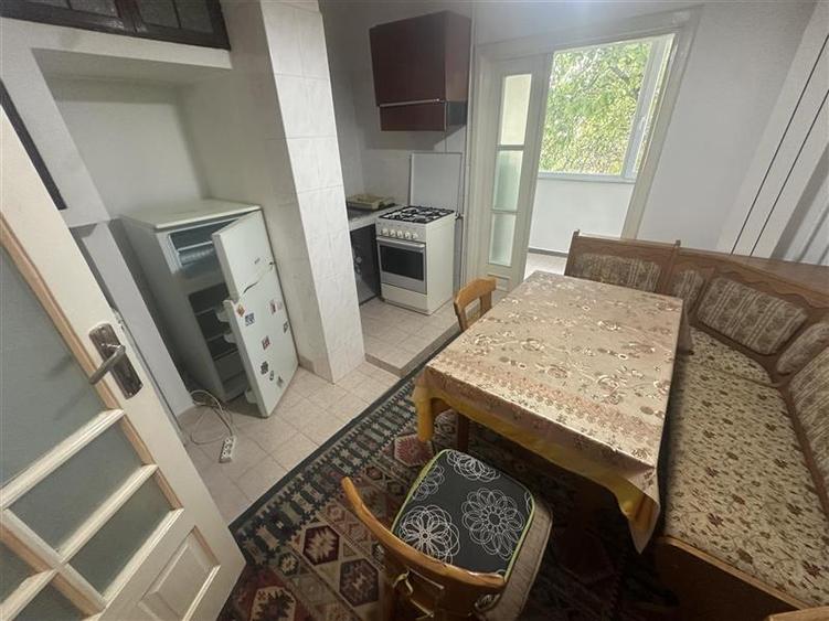 Apartament cu 2 camere decomandat, mobilat în Bucovina