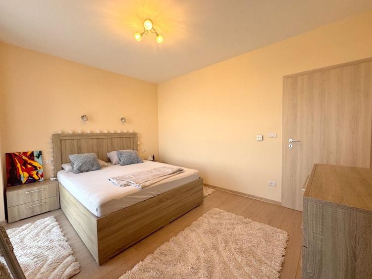 Apartament cu 2 camere semidecomandat, mobilat în Soarelui