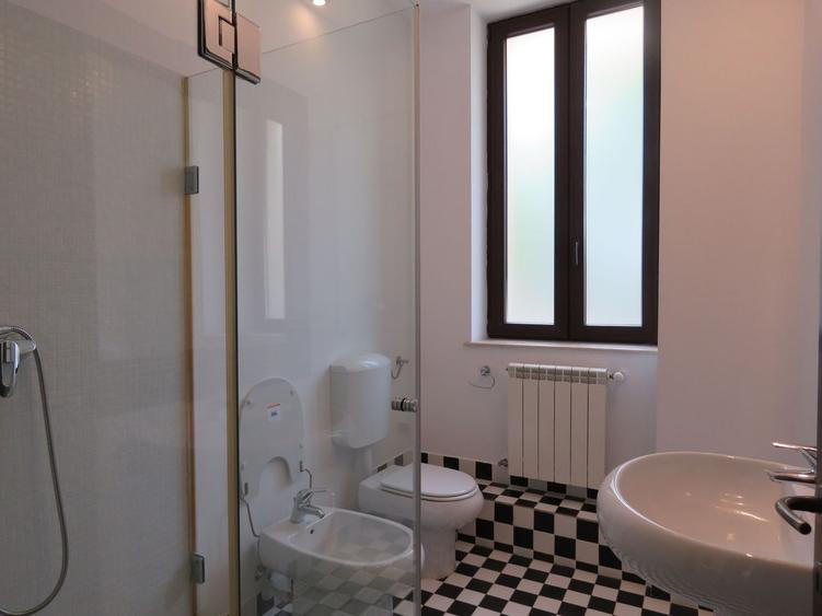 Casă individuală cu 6 camere cu Piscina în Iancu Nicolae