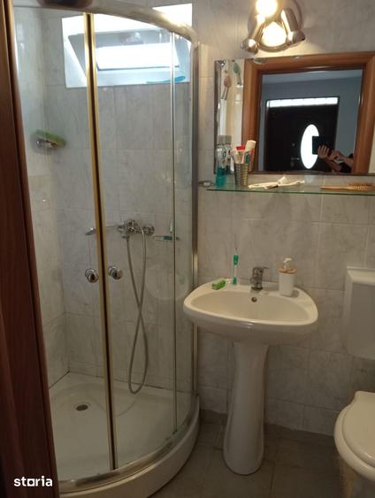 Casă cu 5 camere cu Teren 3053 Mp în Gruiu