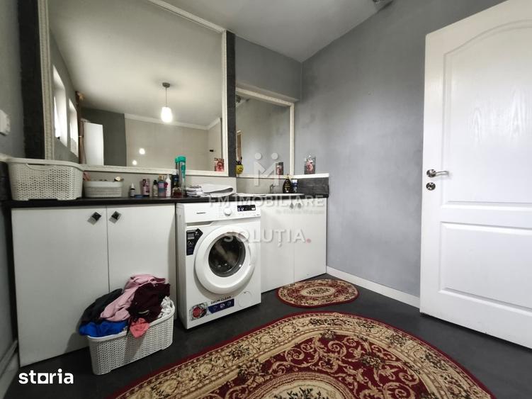 Casă cu 5 camere cu Teren 459 Mp în Recea