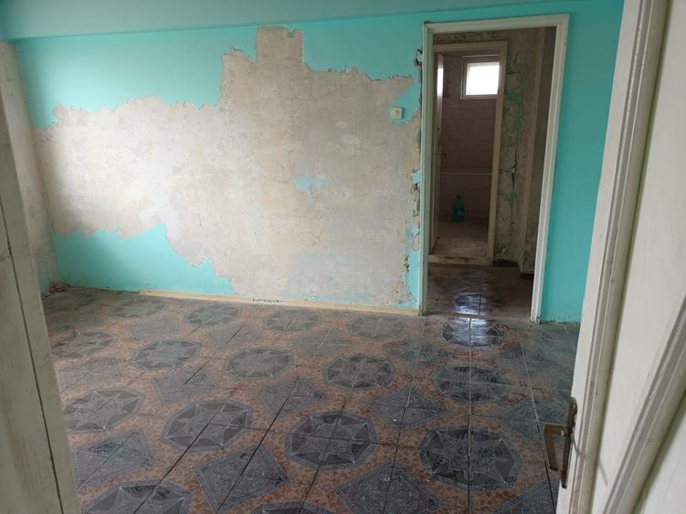 Apartament cu 3 camere semidecomandat în Mina Altân Tepe