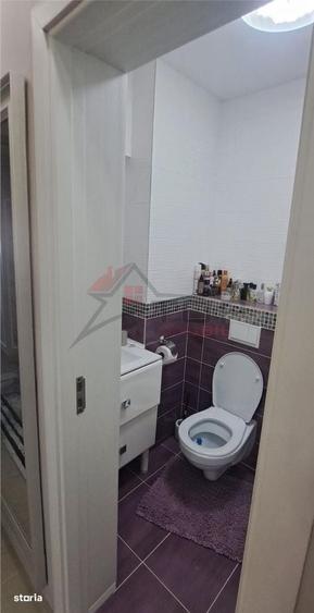 Apartament cu 3 camere decomandat în Nicolina