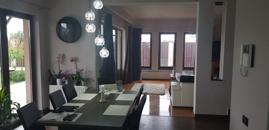 Casă cu 5 camere cu Teren 1100 Mp în Vladimirescu