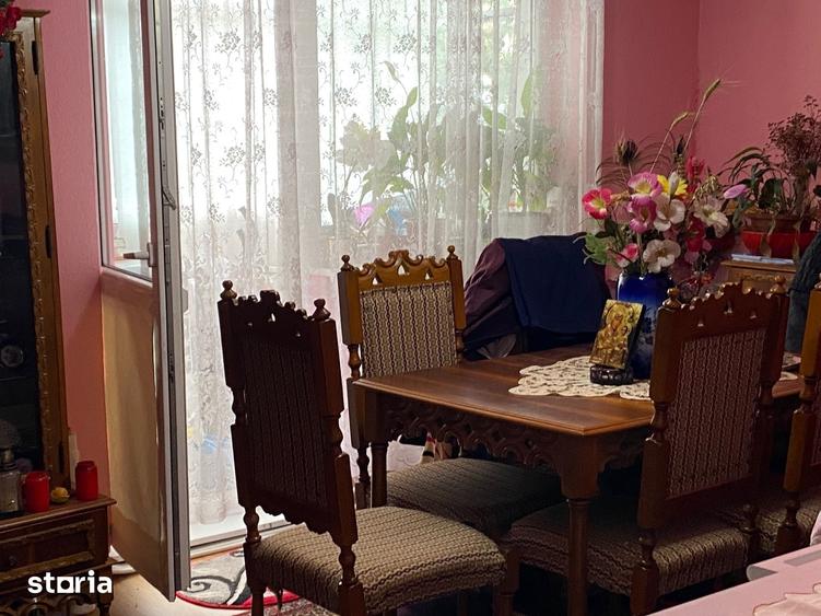 Apartament cu 3 camere decomandat în Zorilor