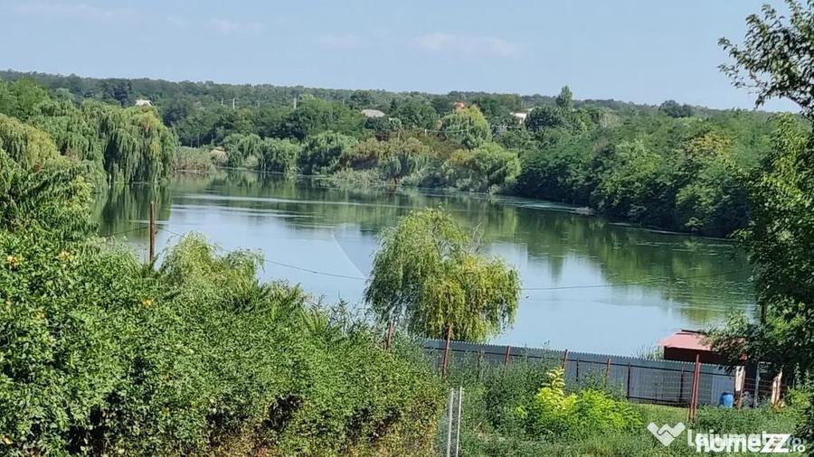 Casă cu 5 camere cu Teren 1000 Mp în Sud