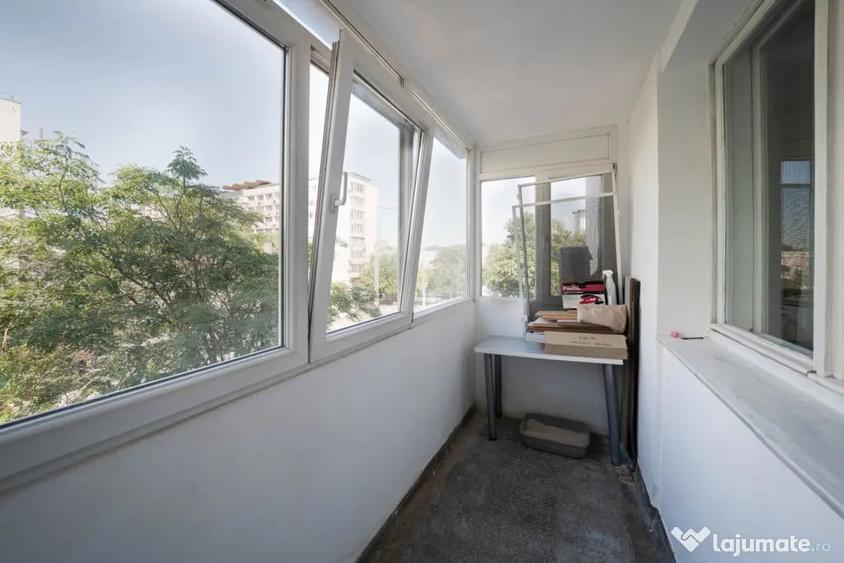Apartament cu 3 camere decomandat în Ștefan cel Mare