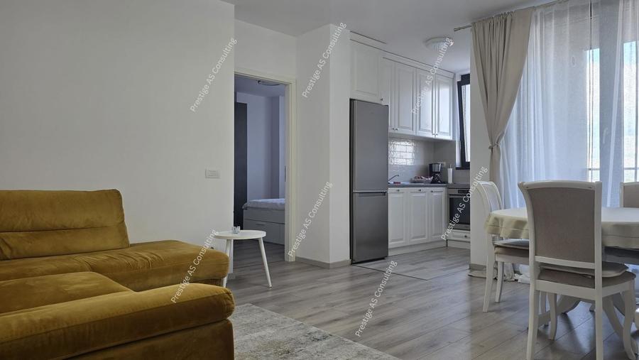Apartament cu 3 camere decomandat, mobilat în Central
