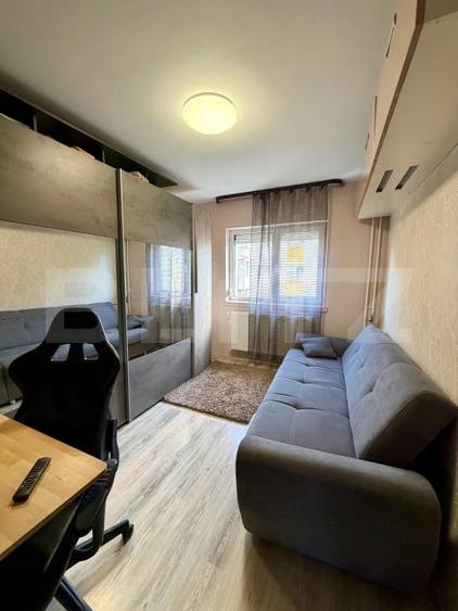 Apartament cu 3 camere decomandat, mobilat în Între Lacuri