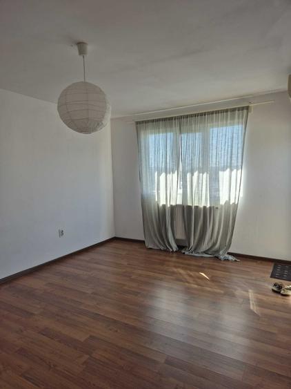 Apartament cu 3 camere decomandat în Soarelui