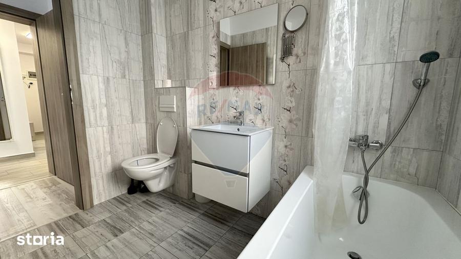 Apartament cu 3 camere decomandat, mobilat în Central