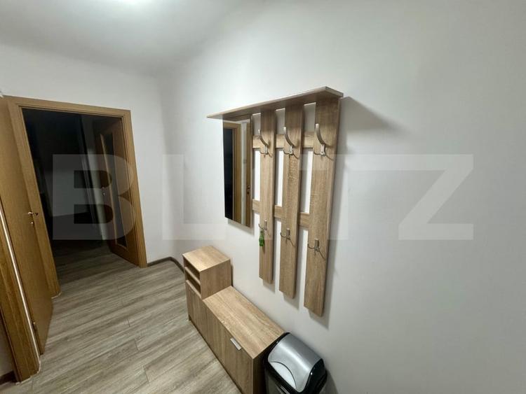 Garsonieră decomandată, mobilată în Rovine