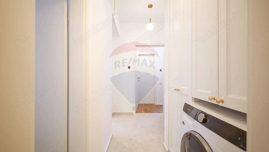 Apartament cu 3 camere decomandat în Noua