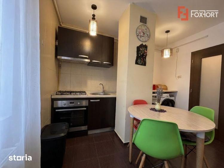 Apartament cu 2 camere semidecomandat, mobilat în Odobescu