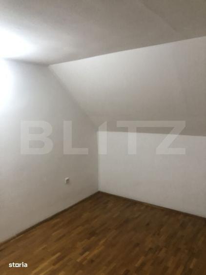 Casă cu 4 camere cu Teren 3100 Mp în Chețani