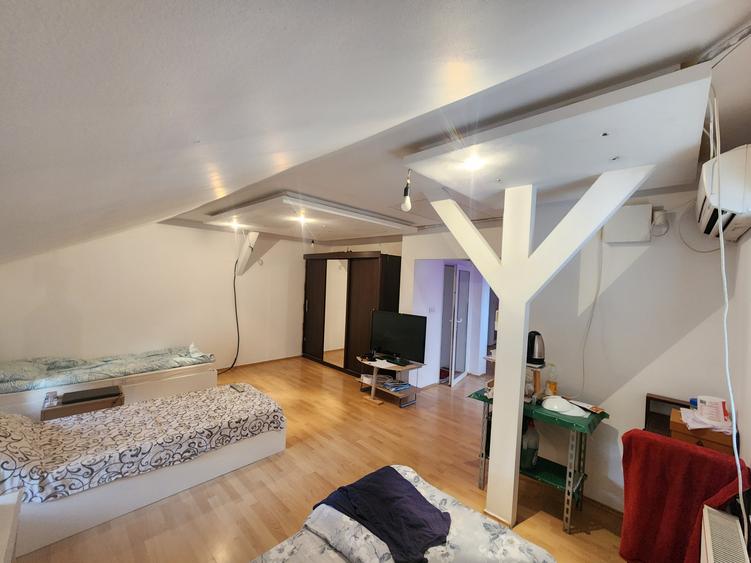 Apartament cu 5 camere, mobilat în Complex Studențesc