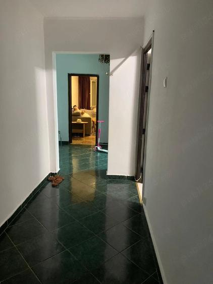 Apartament cu 4 camere decomandat în Titan