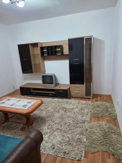Apartament cu 3 camere decomandat în Chișoda