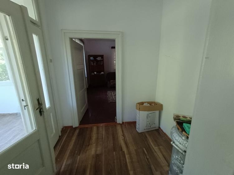 Casă cu 4 camere în Central