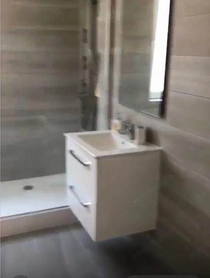 Apartament cu 3 camere semidecomandat în Aradului