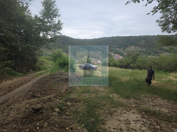 Teren Construcții intravilan de 1550 mp, în Central