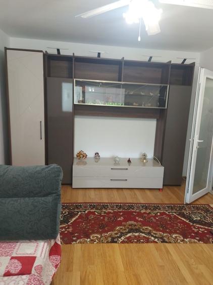 Apartament cu 2 camere semidecomandat în Brazda lui Novac