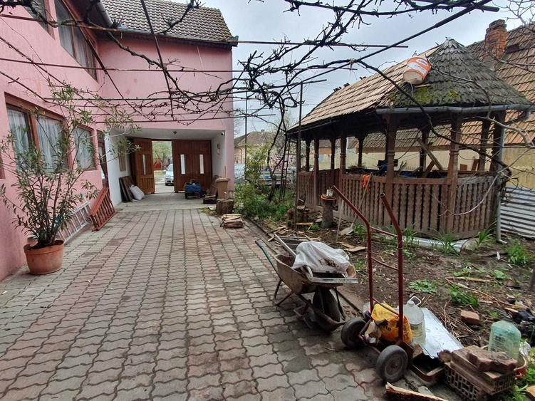 Casă cu 4 camere în Central