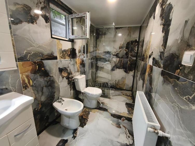 Casă individuală cu 4 camere cu Canalizare în Palazu Mare