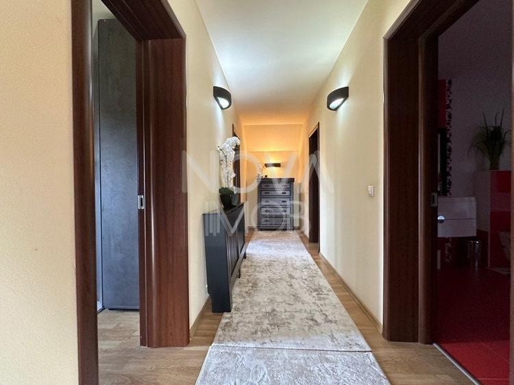 Casă individuală cu 6 camere cu Canalizare în Șura Mare