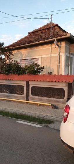 Casă cu 6 camere cu Teren 1323 Mp în Leorinț