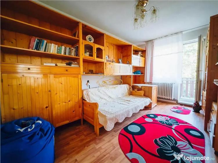 Casă cu 9 camere cu Teren 500 Mp în Praid