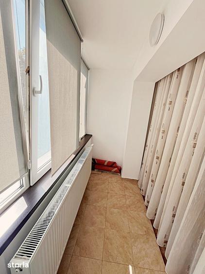 Apartament cu 3 camere în Podu Roș