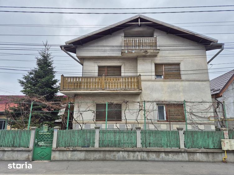 Casă cu 7 camere cu Teren 355 Mp în Colentina