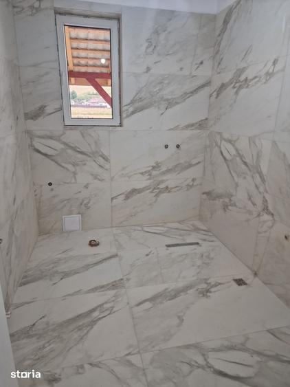 Casă cu 4 camere cu Teren 1000 Mp în Căianu