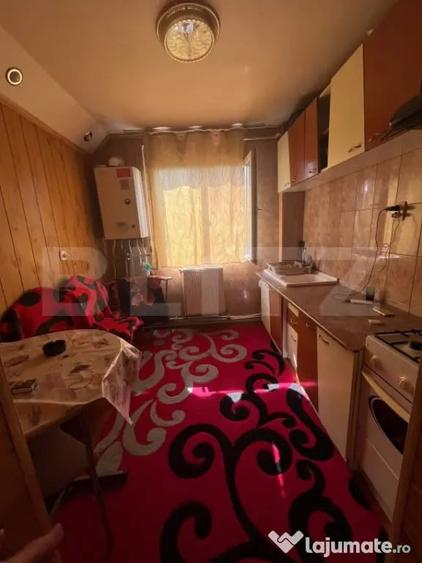 Apartament cu 2 camere semidecomandat, mobilat în Câmpia Turzii