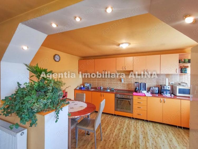 Casă cu 3 camere în Vulcan