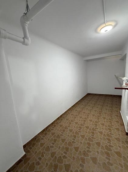 Apartament cu 3 camere semidecomandat în Cișmigiu