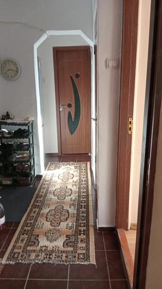 Apartament cu 2 camere decomandat în Gugești