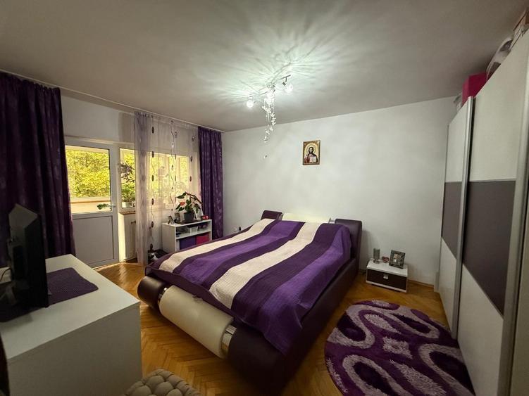 Apartament cu 2 camere,etaj 3, zona Ulpia - 10