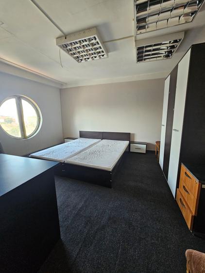 Apartament cu 5 camere decomandat în Fabric