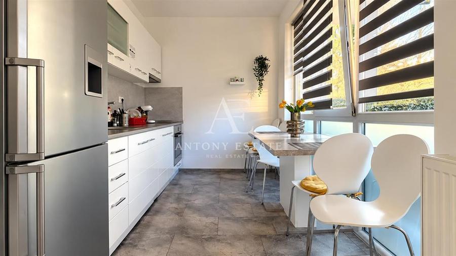 Apartament cu 3 camere decomandat, mobilat în Iosia