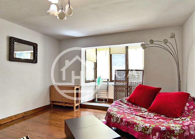Apartament cu 4 camere decomandat în Rogerius