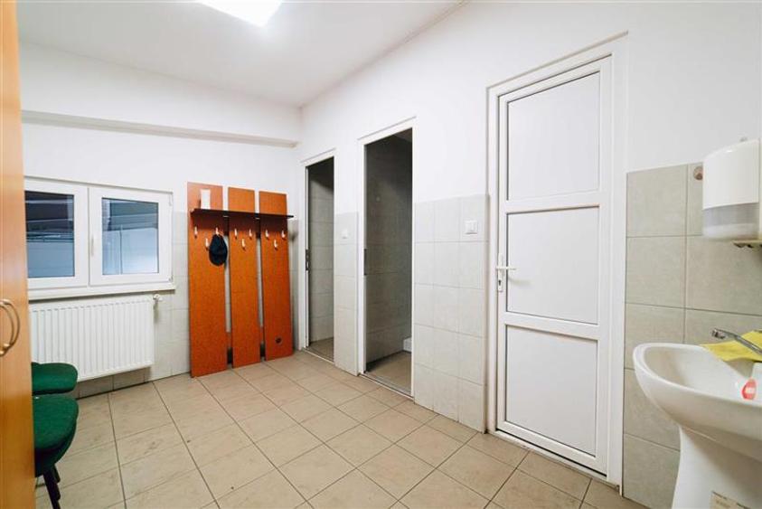 Spațiu industrial, de 1,330 mp, în Vest