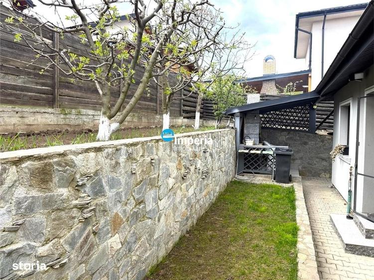 Casă cu 3 camere în Valea Adâncă