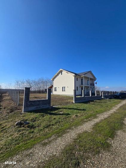 Casă cu 4 camere în Central