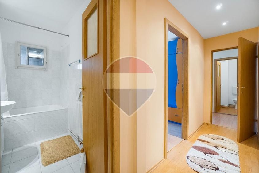 Apartament cu 3 camere decomandat în Central