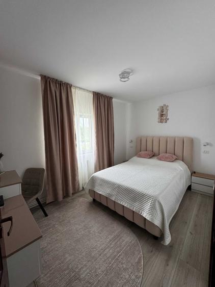 Apartament cu 3 camere semidecomandat în Vlădeni