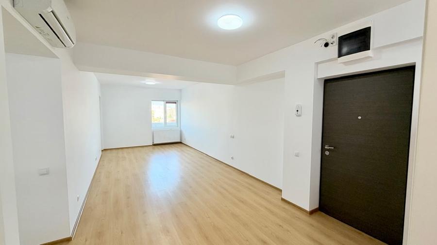 Apartament cu 4 camere semidecomandat în 13 Septembrie
