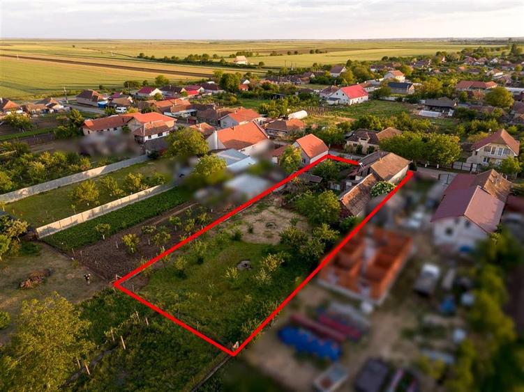 Casă cu 4 camere cu Teren 1440 Mp în Girișu de Criș